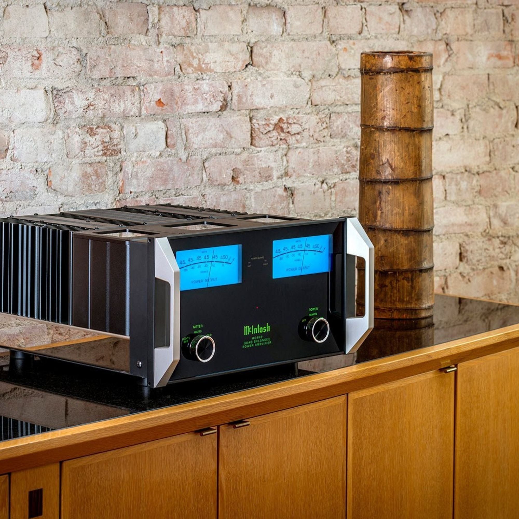 McIntosh Labs MC462 - 2 Channel Solid State Power Amplifier - AVStore