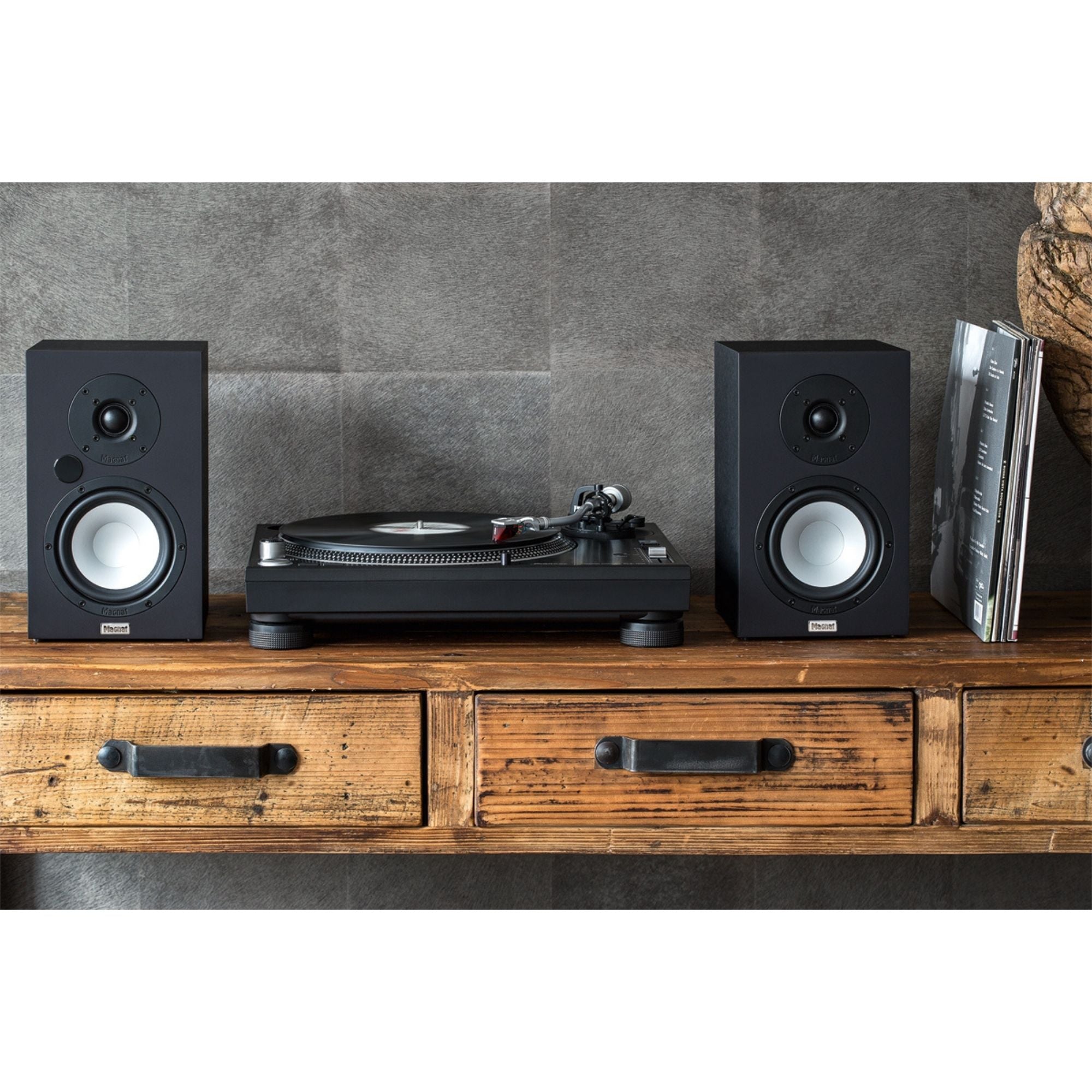Magnat Multi Monitor 220 - Active Bookshelf Speaker - Pair - AVStore