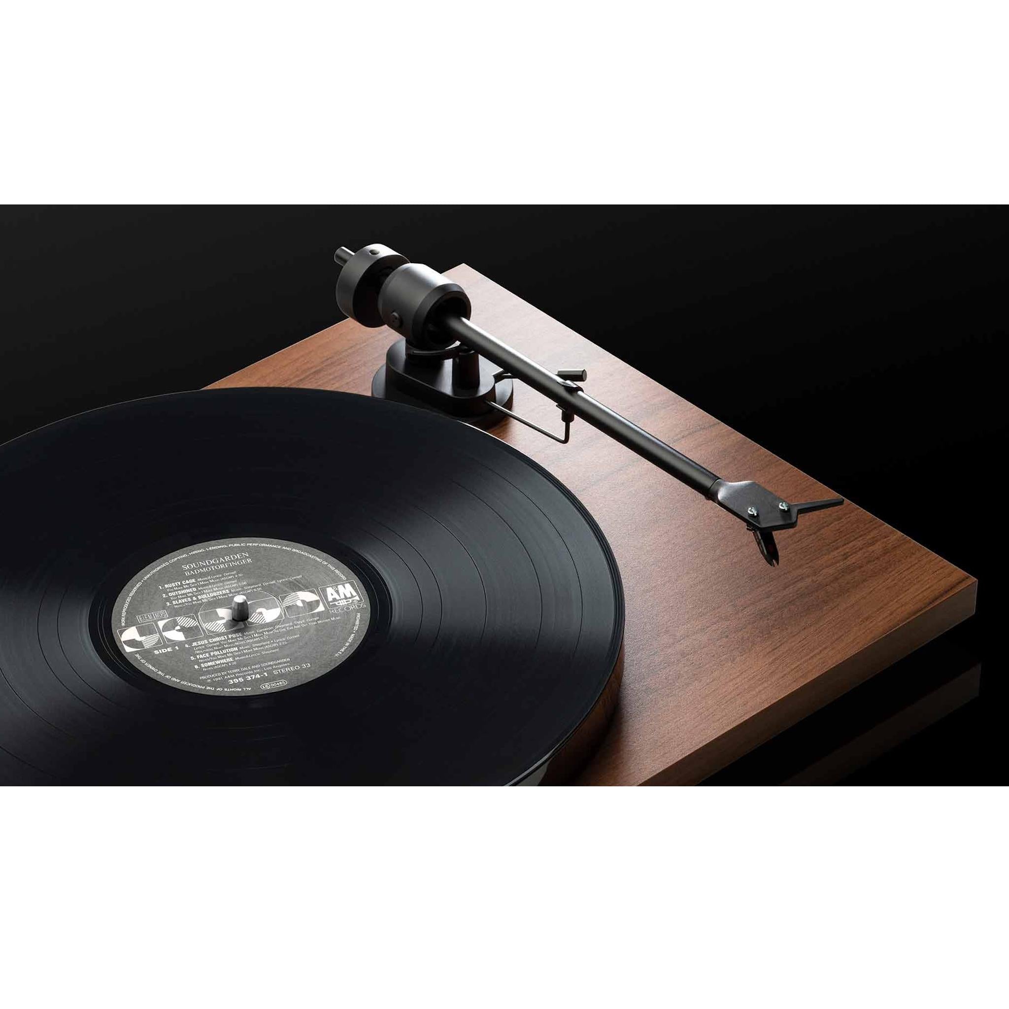Pro-Ject E1 Phono (OM5e) - Turntable - AVStore