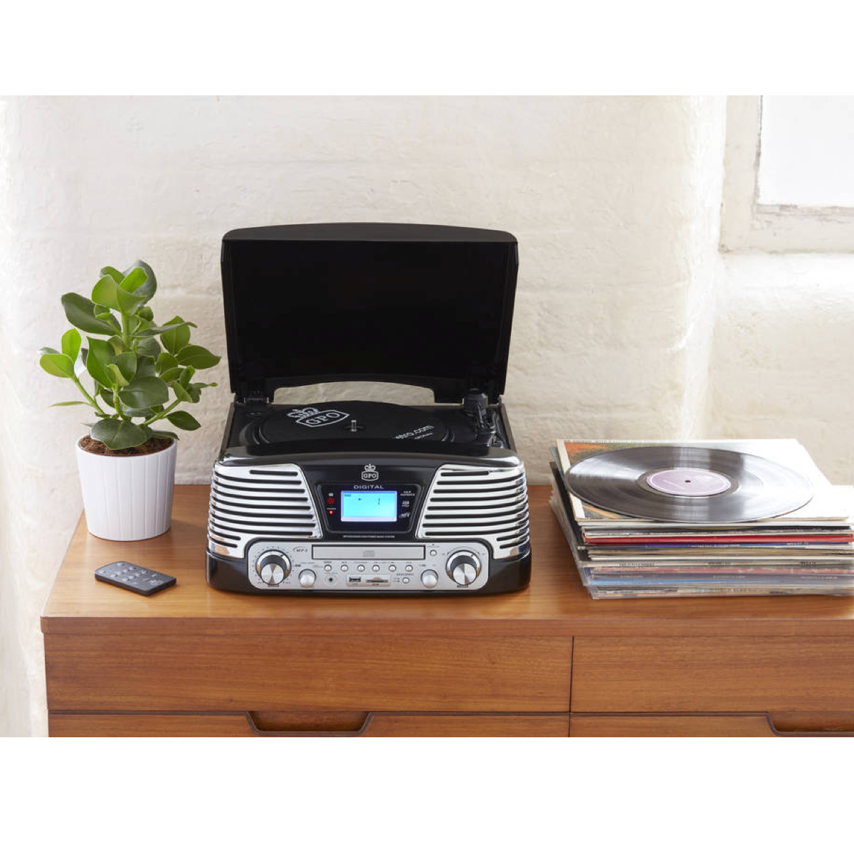 GPO Retro Memphis Turntable - AVStore