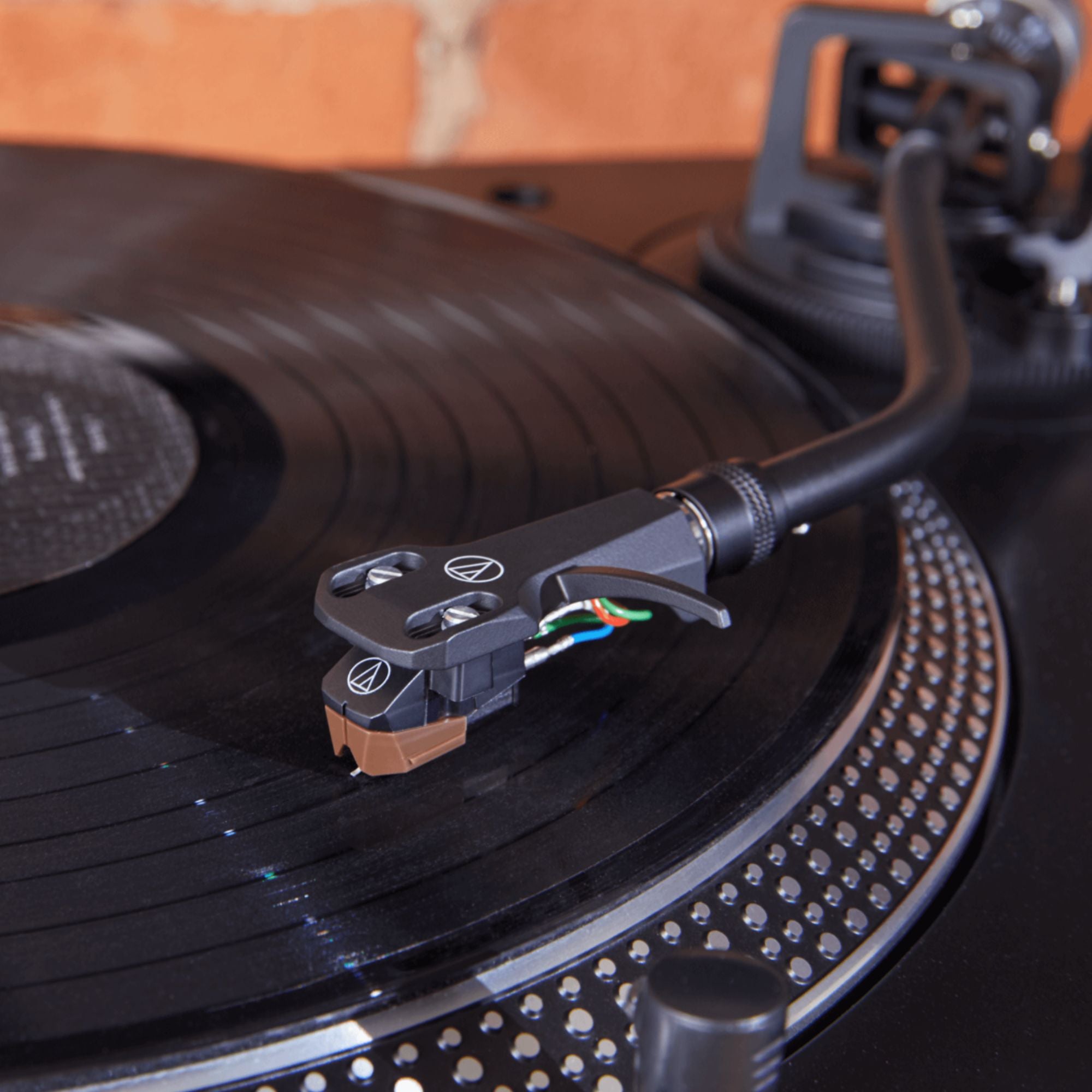 Audio Technica AT-VM95SH/H Headshell/Cartridge Combo Kit, Audio-Technica, Turntable Cartridge - AVStore.in