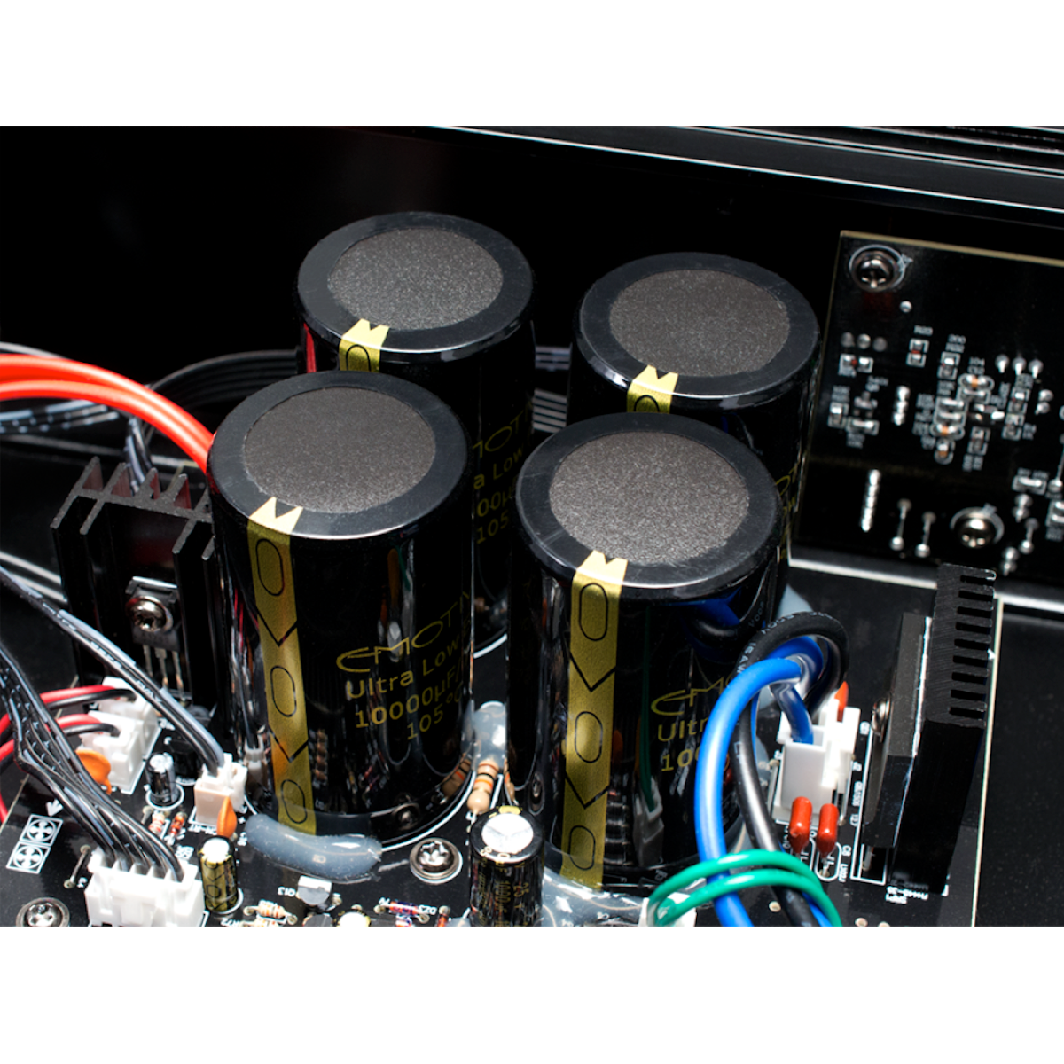 Emotiva A-500 - Five Chanel Power Amplifier - AVStore